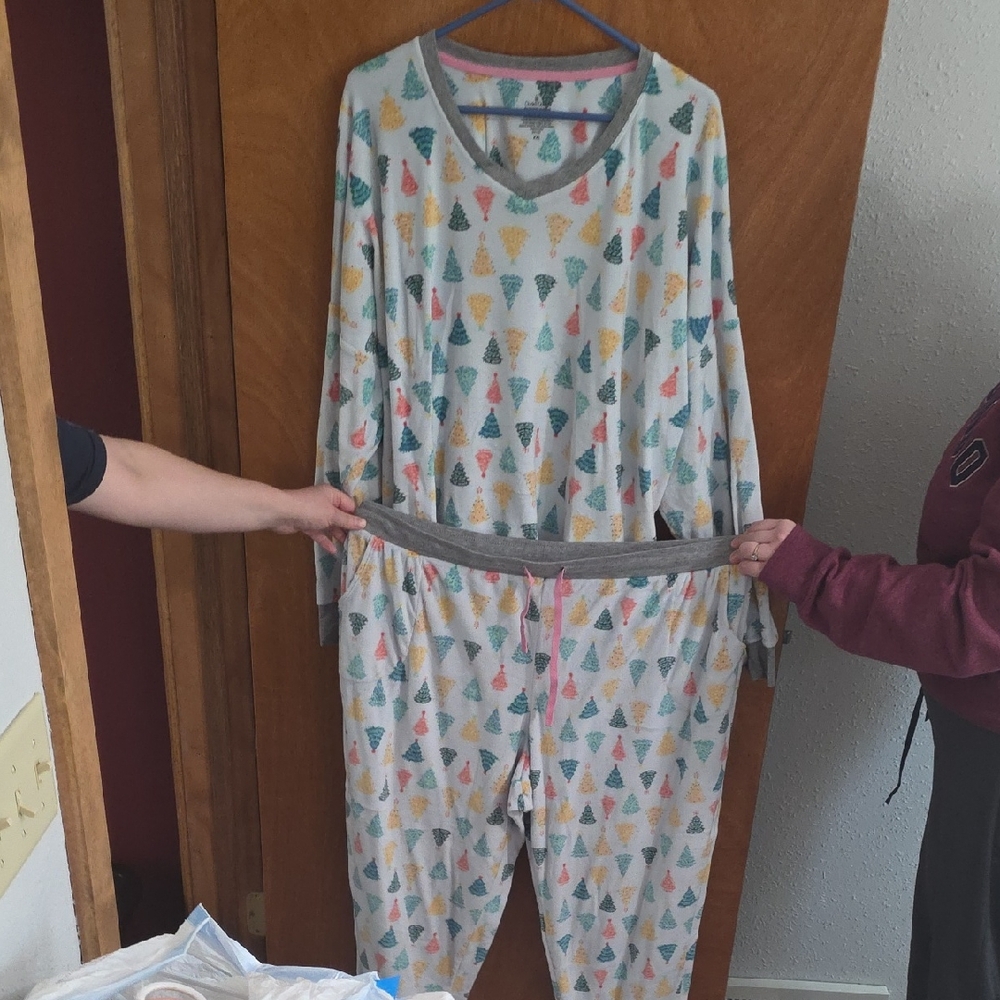 Cuddl Duds Women's Pajama Set with Multicolor Tree Print